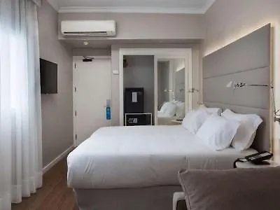 Отель Nh Palmas Playa Canteras
