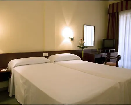 Отель Nh Palmas Playa Canteras 3*
